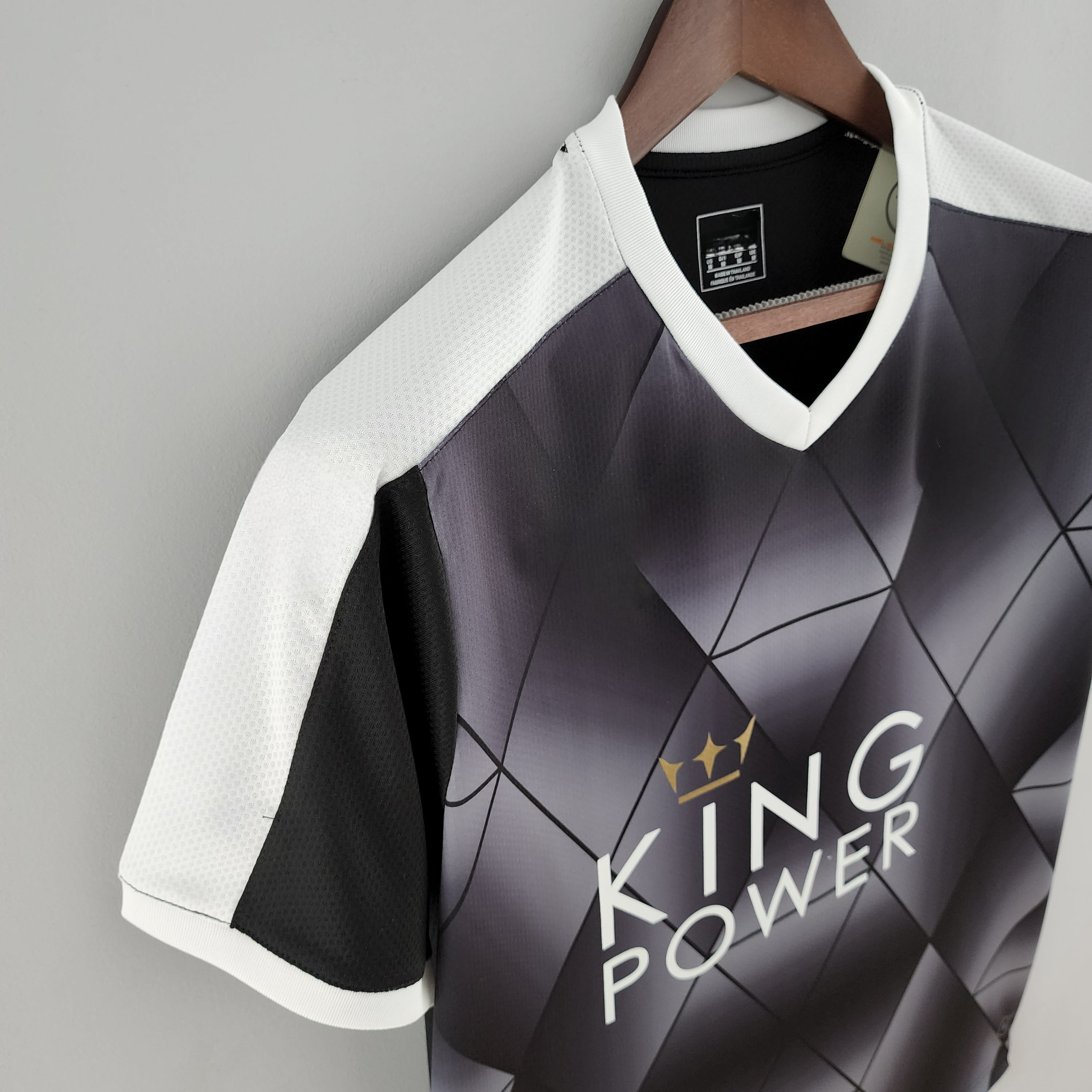 Leicester City 15-16, Away (Retro) Shirt